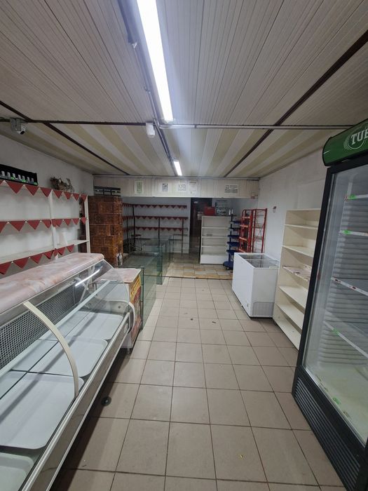 Inchiriez spatiu comercial