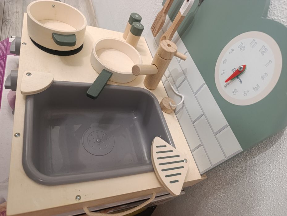 Детска дървена кухня