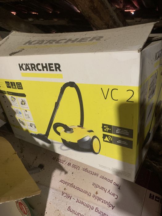 Прахосмукачкат Керхер нова.