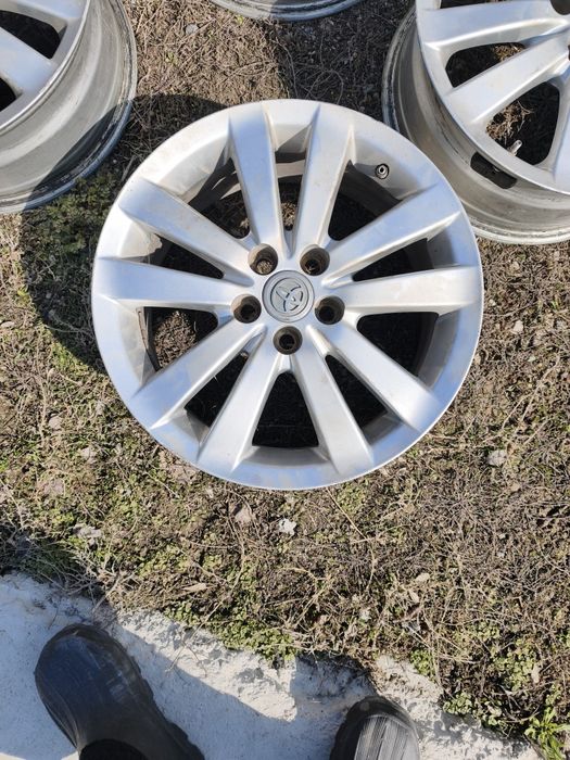 Продам диски на Тойота