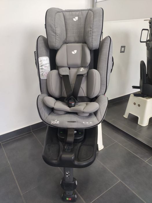 Scaun auto Joie Stages cu baza isofix pentru copii între 0 și 25 kg
