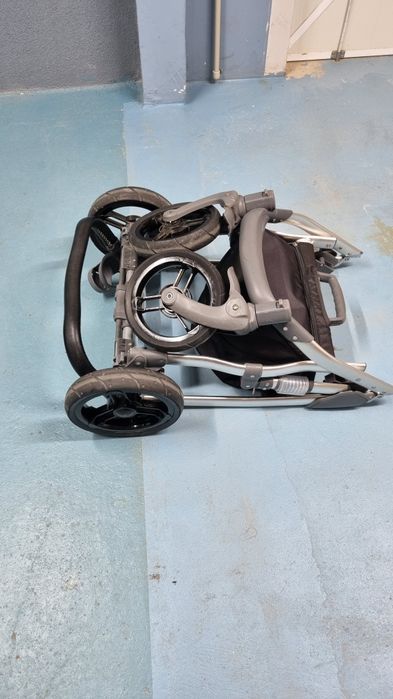 Продавам детска количка Lorelli Rimini 2в1