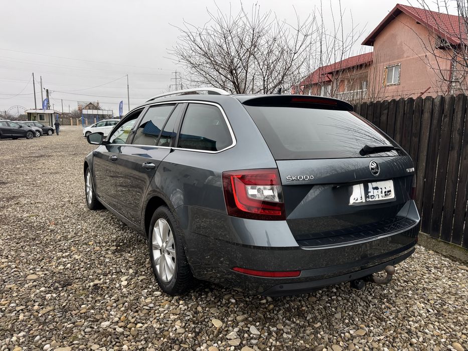 An 2019 “ Led “ Navi “ Piele