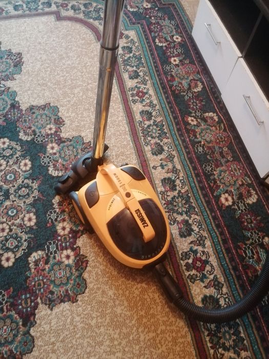 Продаю пылесос ZANUSSI