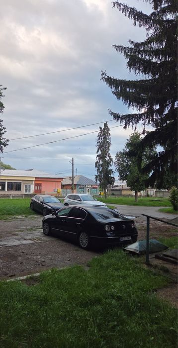 Vând Volkswagen Passat B6