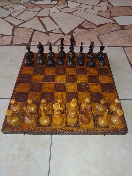 Стар дървен шах- Размери - 34 х 34см.