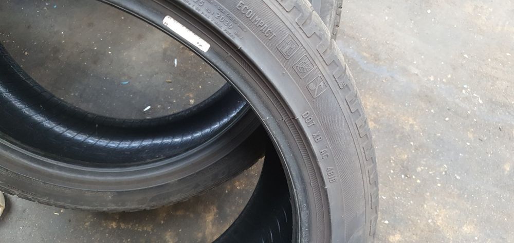 Гуми 2бр 265/40/21 - 2бр  295/35/21  -1бр - 170лвв