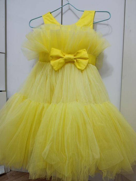 Платье нарядное  на девочку