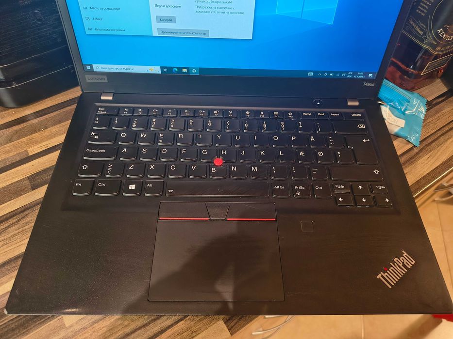 Продавам лаптоп Lenovo T495 с тъчскийн и Леново dock station gen2