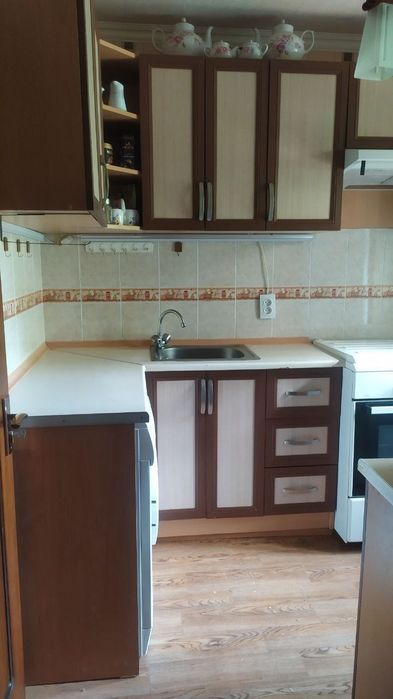 Продаётся 2/3/4 Максим горький метро буз базар с мебелью