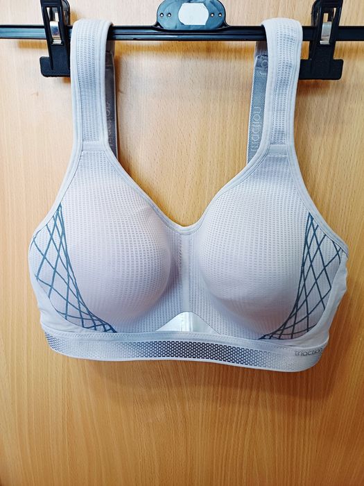 Спортен сутиен Triumph Triaction 80 D