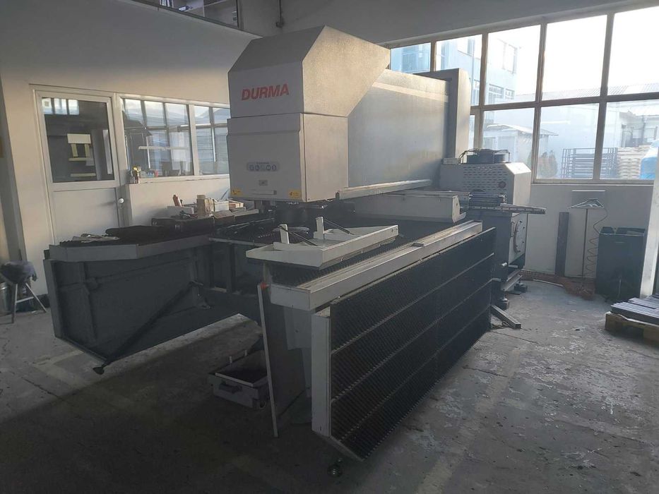 CNC щанцова машина DURMA RP6
