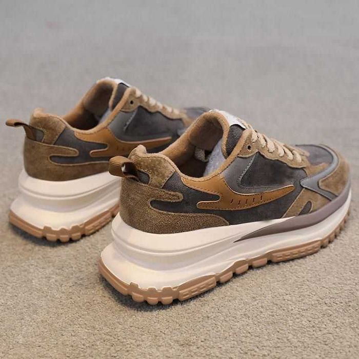 Кроссовки женские