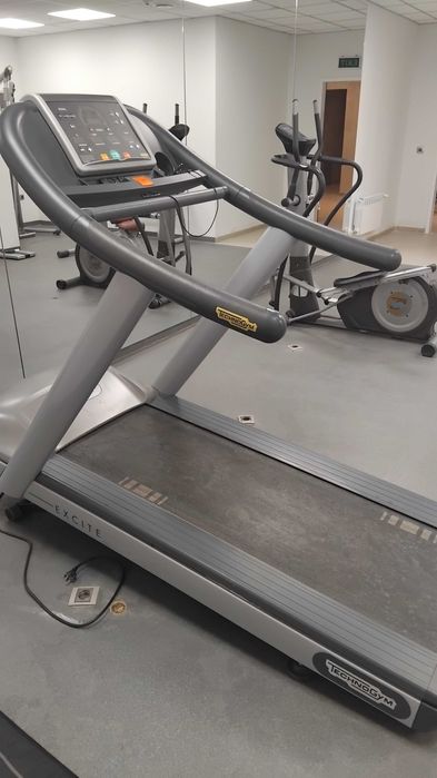 Бягаща пътека TECHNOGYM