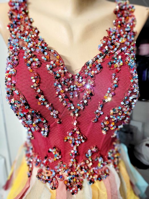 Официална рокля .