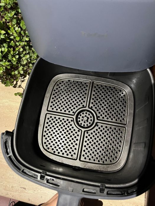 Vand Air fryer 300 lei nou