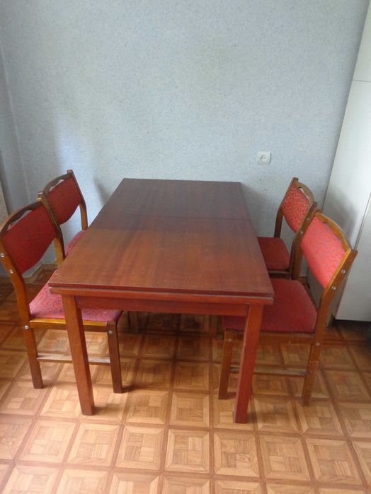Стол  со стульями б\у