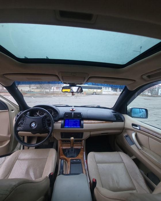 Продам BMW X5 2002 год