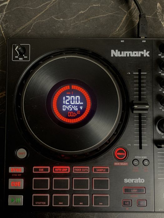 Numark Mixtrack Platinum fx