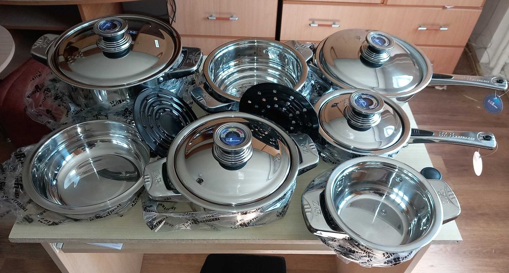 Vând set de vase Zepter (Z.P.T.) absolut nou din inox