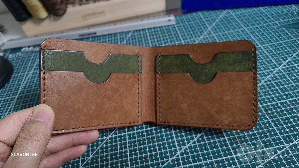 PUEBLO bifold Italian leather cardholder