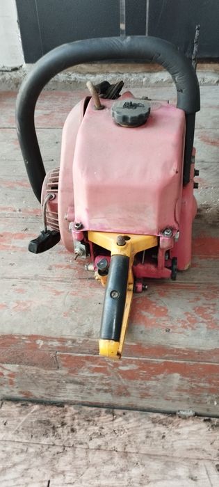 Продам бензопилу