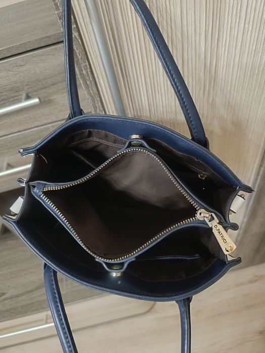 Женская сумка с короткими ручками