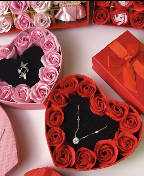 Страхотен подарък- кутийка с бижу по избор