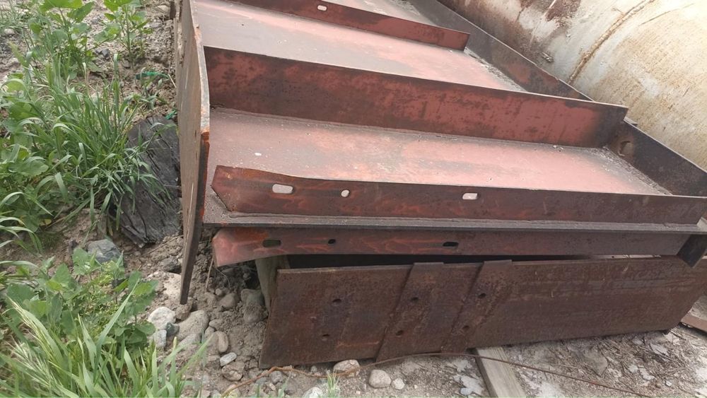 Балка под крановый путь или стойка