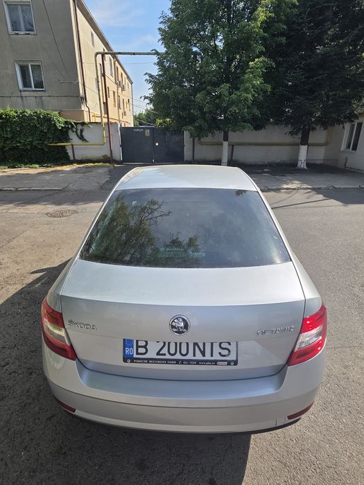 Vând Skoda Octavia
