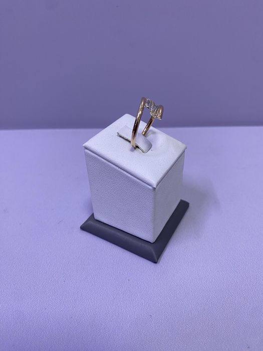 Кольцо с камнями / СТ 26105