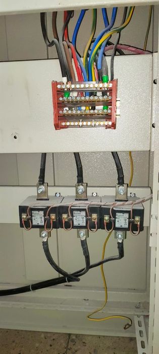 Щит электрический с автоматами