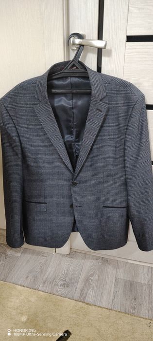 Продаются пиджак.