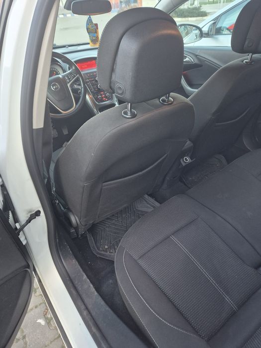 Opel astra J 1.7 cdti sports tourer 2012 FACE-LIFT