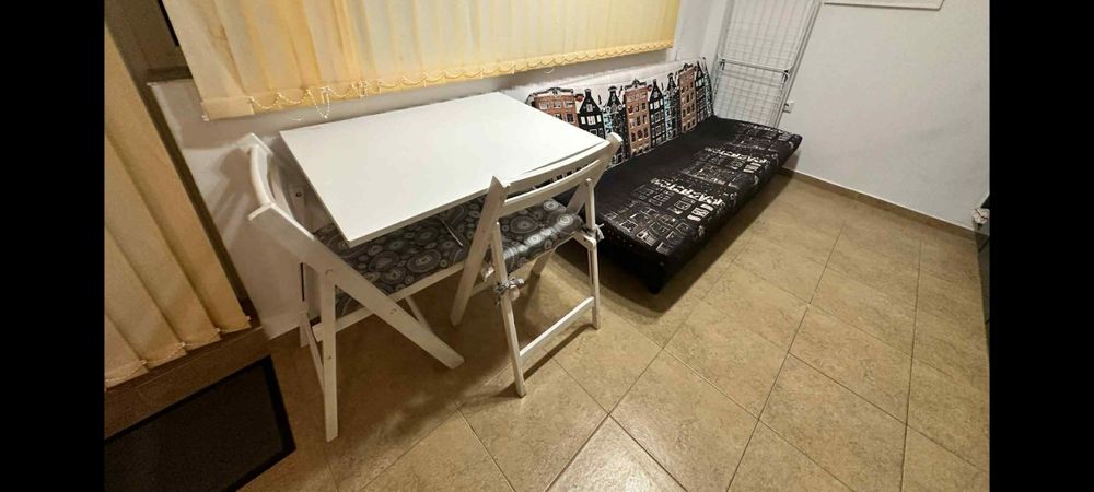 4 дървени стола-80лв,диван-150лв