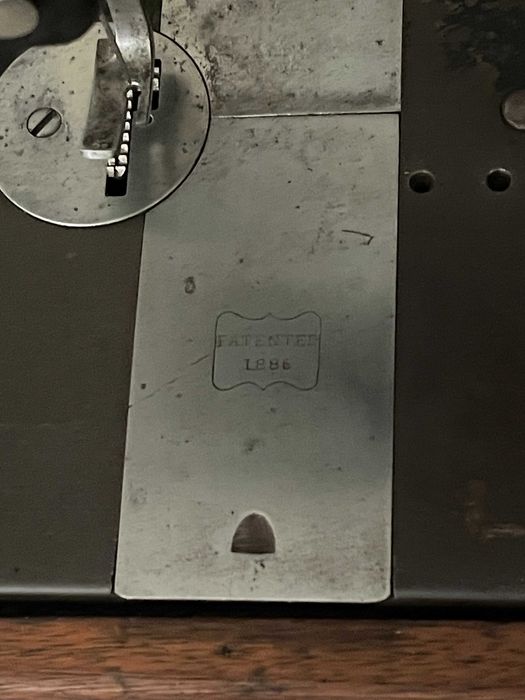 Антична шевна машина SINGER , патент 1886г.