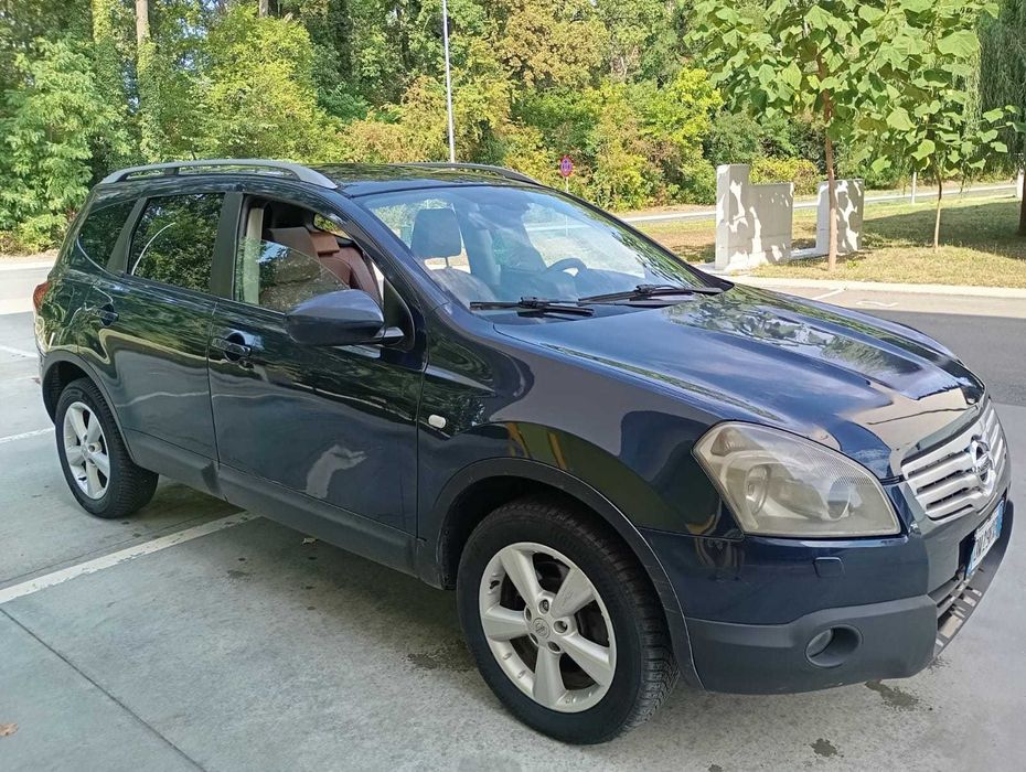 Nissan Qashqai 2.0 DCI 141 CP 4x4 cu 7 Locuri din 2010
