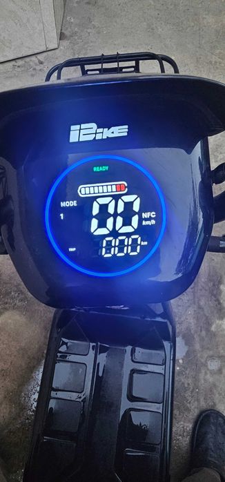 Мопет Hugo Motors