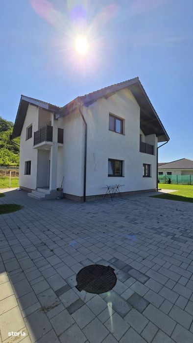 Casă nouă cu 3 dormitoare
