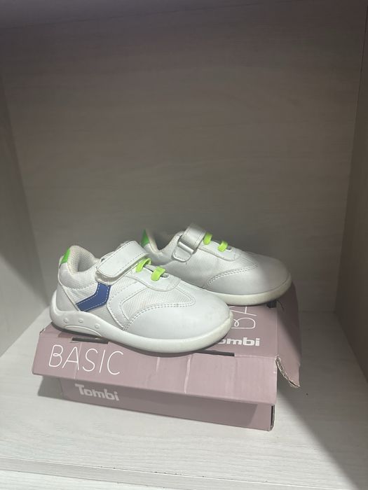 Модные кроссовки макасины