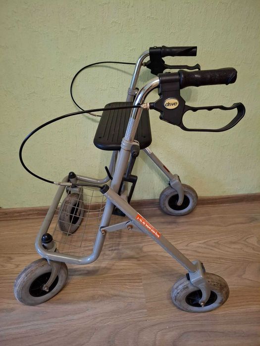 Помощна количка.