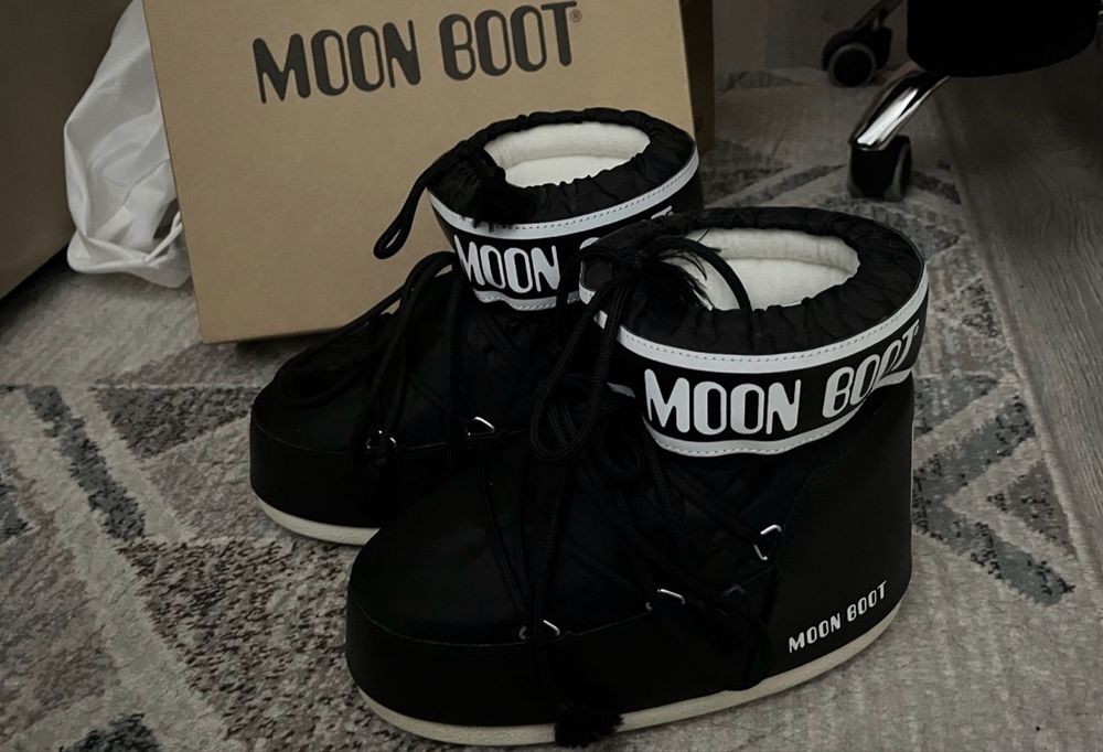 Moon Boots black