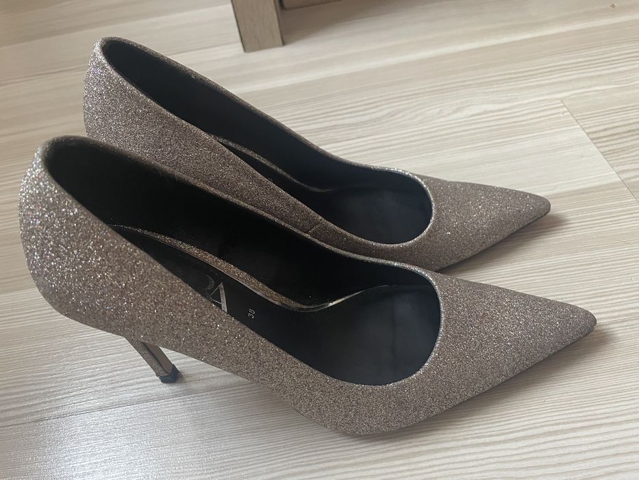 Pantofi stileto cu sclipici