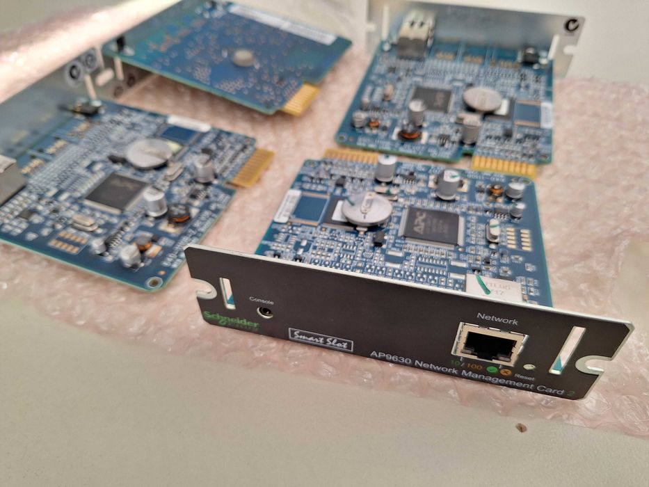 APC ups server Network Management Card 2 Schneider AP9630 NMC2