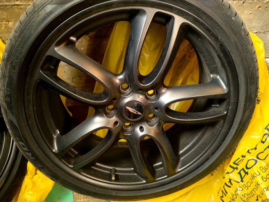 Джанти с гуми Mini Cooper 225/40/19