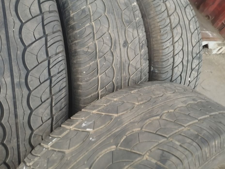 Продам комплект шин 245/70/16