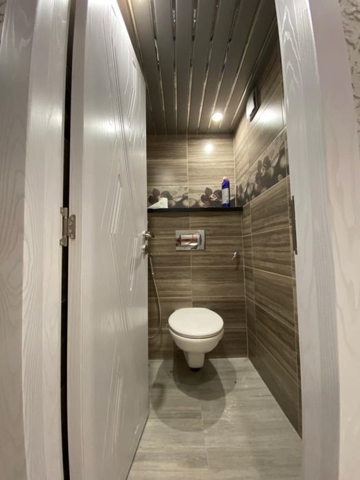 Дава се под наем Тристаен апартамент в Враца, Квартал 103 - 85 кв.м за 99450 € - Снимка #17