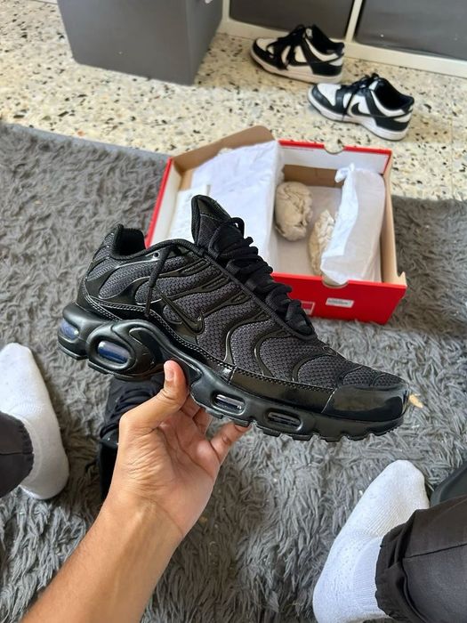 Nike TN triple black