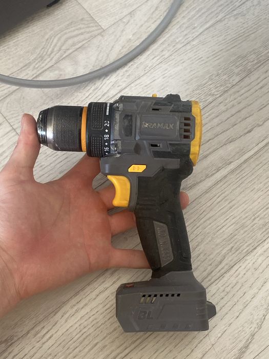 Шурупаверт на батарейке