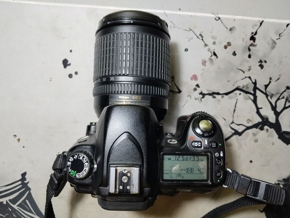 Продам Nikon D80 в очень хорошем состоянии